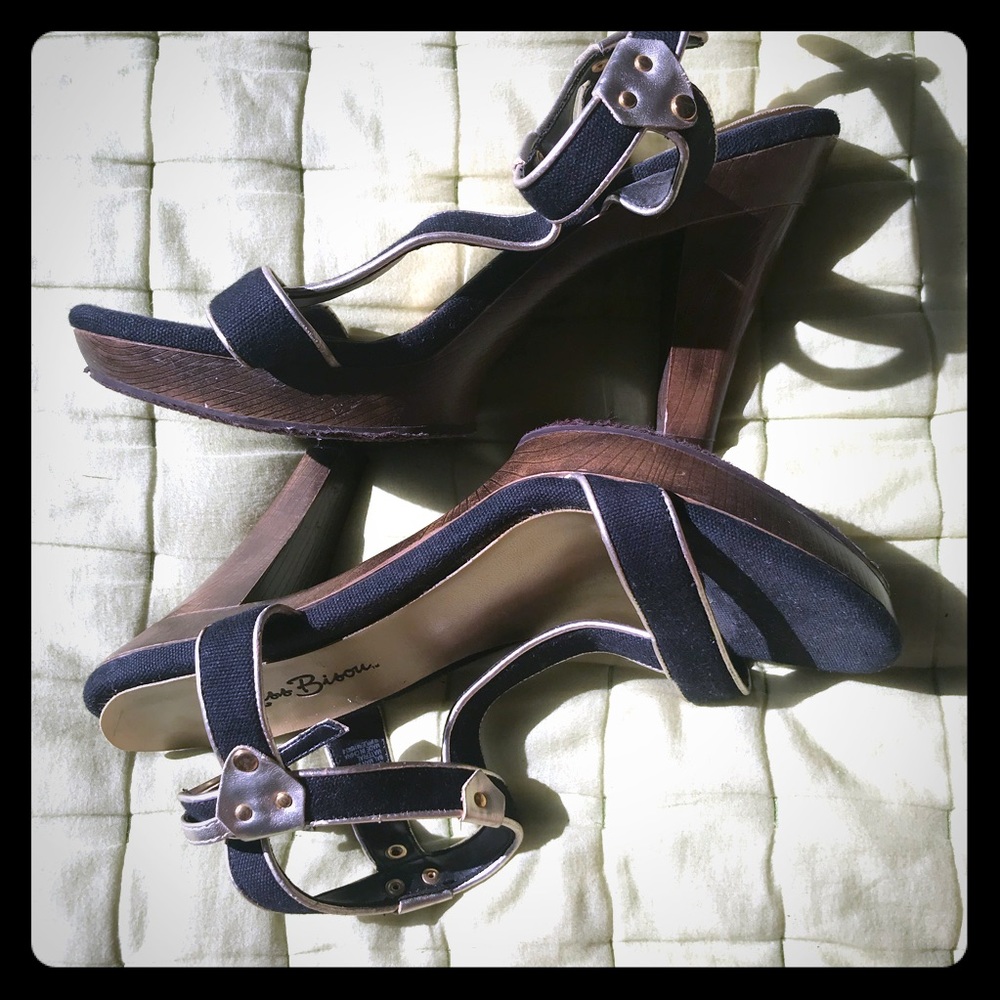 Miss Bisou wood heel black/gold platform sandals